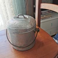 Antico contenitore per alimenti in alluminio