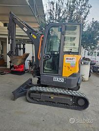 Miniescavatore volvo ecr25d