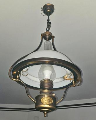 Lampadario Vintage in Bronzo e Vetro Opalino