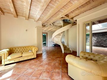 CASA INDIPENDENTE A DESENZANO DEL GARDA