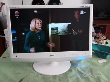 TV / MONITOR 22  pollici   LED    LG modello Flatr