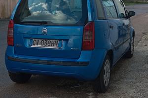 auto Fiat Idea 