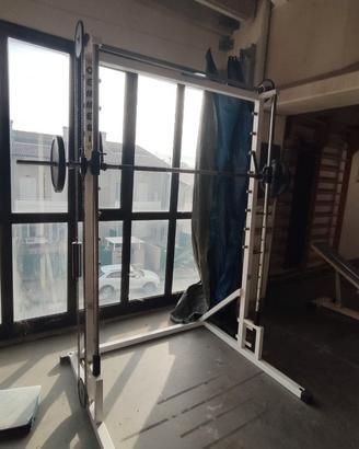 Macchine e attrezzi palestra fitness