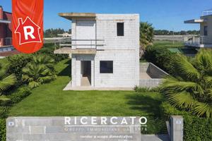 Villa di 200 m² con più di 5 locali a Lecce