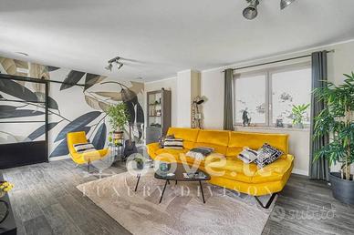 Villa di 500 m² con 5 locali e box auto a Tortoret