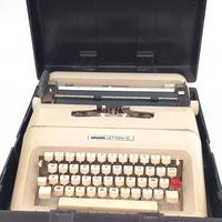 macchina da scrivere olivetti lettera 35