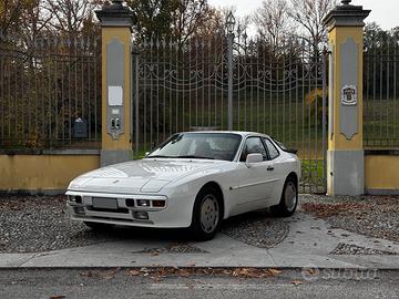 Porsche 944s