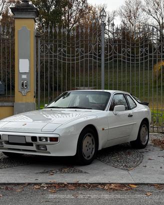 Porsche 944s