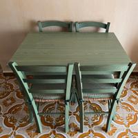 set tavolo e 4 sedie in legno