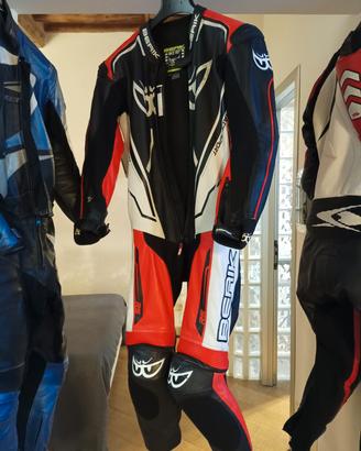 tuta in pelle da moto