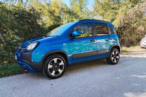FIAT PANDA CROSS HYBRID Blu met. anno 2023