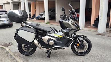 Honda X-ADV 750 (2024) - FULL OPTIONAL - 11.700 KM