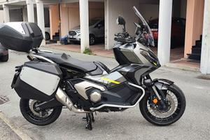 Honda X-ADV 750 (2024) - FULL OPTIONAL - 11.700 KM