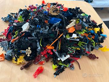 Lego smontato diversi personaggi