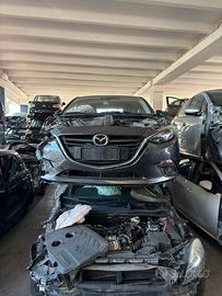 Mazda 3 del 2016 per pezzi di ricambio