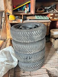 4 gomme all season  con cerchi in ferro inclusi