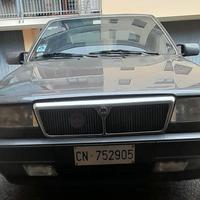 LANCIA THEMA  uto