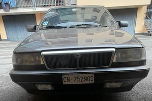 LANCIA THEMA  uto