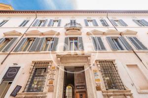 Appartamento di 234 m² con 5 locali a Tivoli