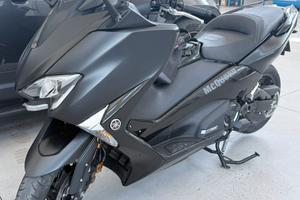 T Max DX 2019 - KM16000 sport pack + Akrapovic