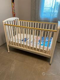 Lettino Pali Ciak bianco con materasso.