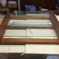 Tavolo luminoso artigianale con neon