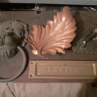 Vecchi oggetti d'epoca in rame e ferro battuto