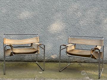 Poltrona B3 Wassily in tessuto di Marcel Breuer