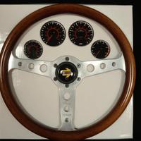 Volante Momo Super Indy con pulsante clacson