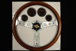 Volante Momo Super Indy con pulsante clacson