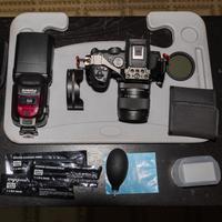 Canon r7 con sigma 18-50 RF 2.8  ed accessori