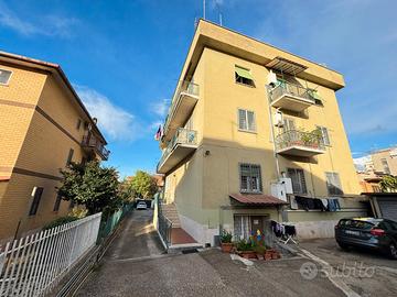 Borghesiana: appartamento adiacente metro "c"