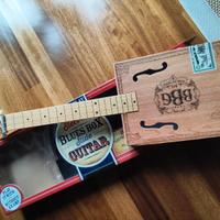 Chitarra Cigar Box elettrificata