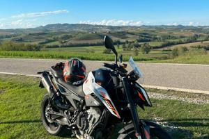 KTM 790 Duke 2023 (95 CV)