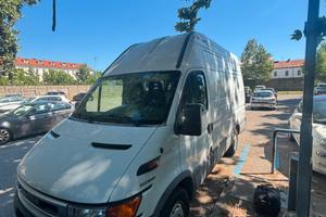 Iveco daily passo medio tetto alto