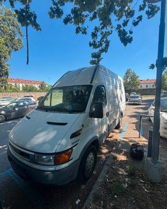 Iveco daily passo medio tetto alto