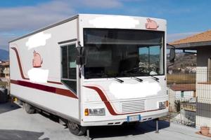 Camion furgone, uso speciale