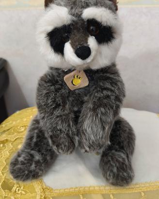 procione plush e company 