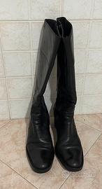 Stivali Vibram in pelle con cerniera N. 38