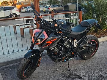 KTM 1290 Super Duke R  The Beast