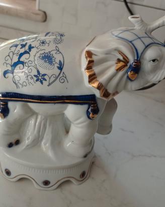 elefante in ceramica 