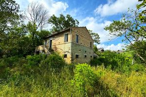 Casa Colonica con Terreno - Fermo