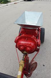 Torchio continuo per uva