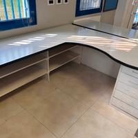 Scrivania da ufficio angolare