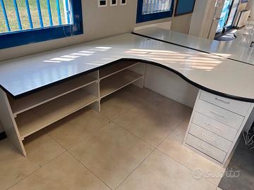 Scrivania da ufficio angolare