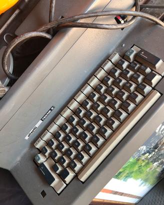 Macchina scrivere olivetti Tekne 3