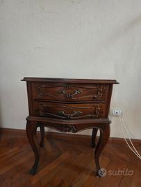 coppia di comodini vintage classici in legno
