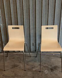 Coppia di sedie moderne in legno curvato e metallo