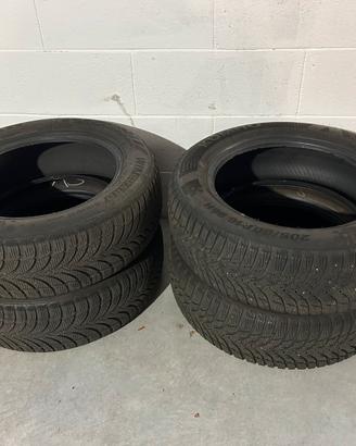 Gomme invernali 205/60 R16