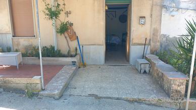 Casa a solo con giardino